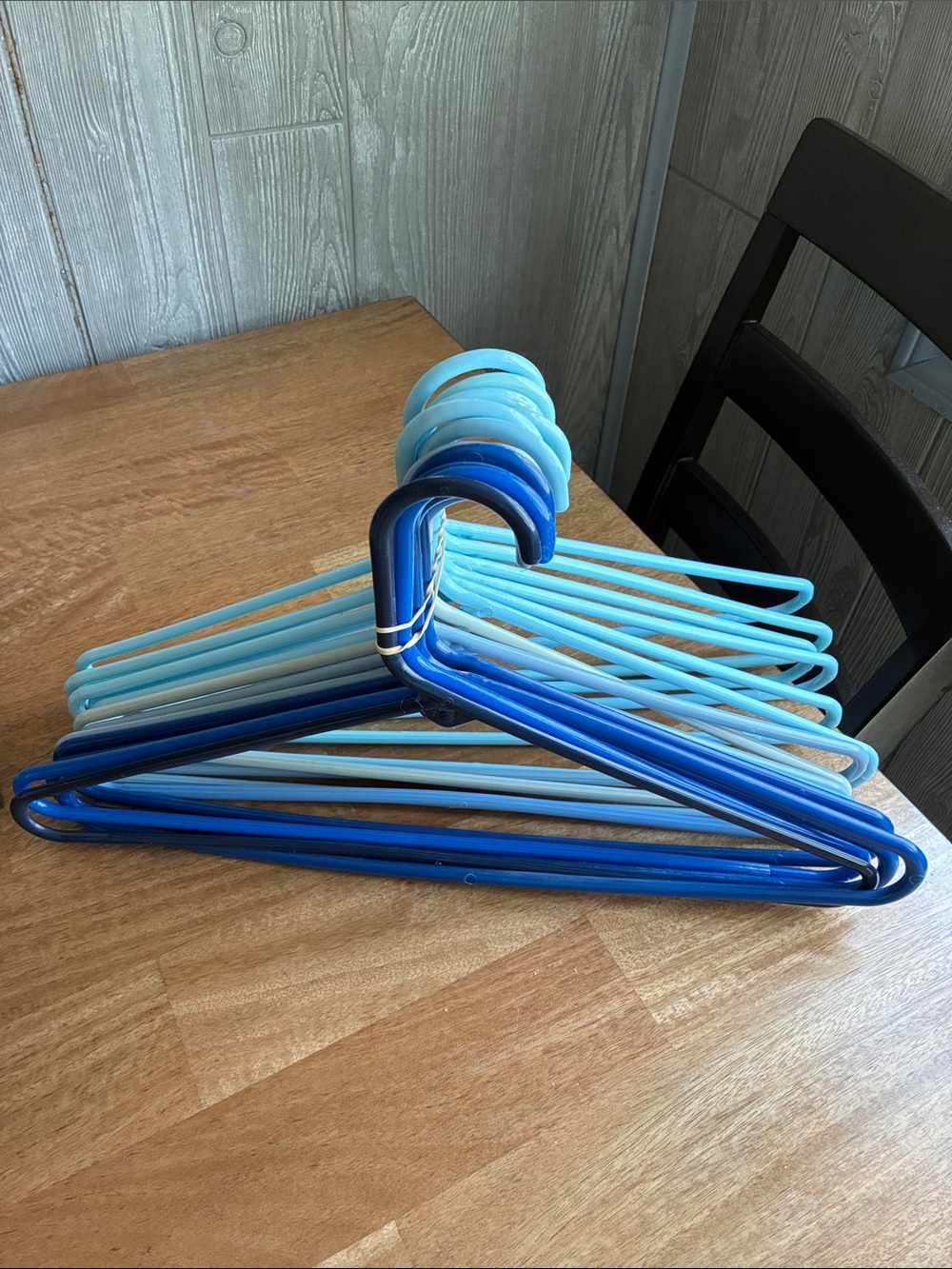 Assorted Blue plastic Clothing Hangers —15